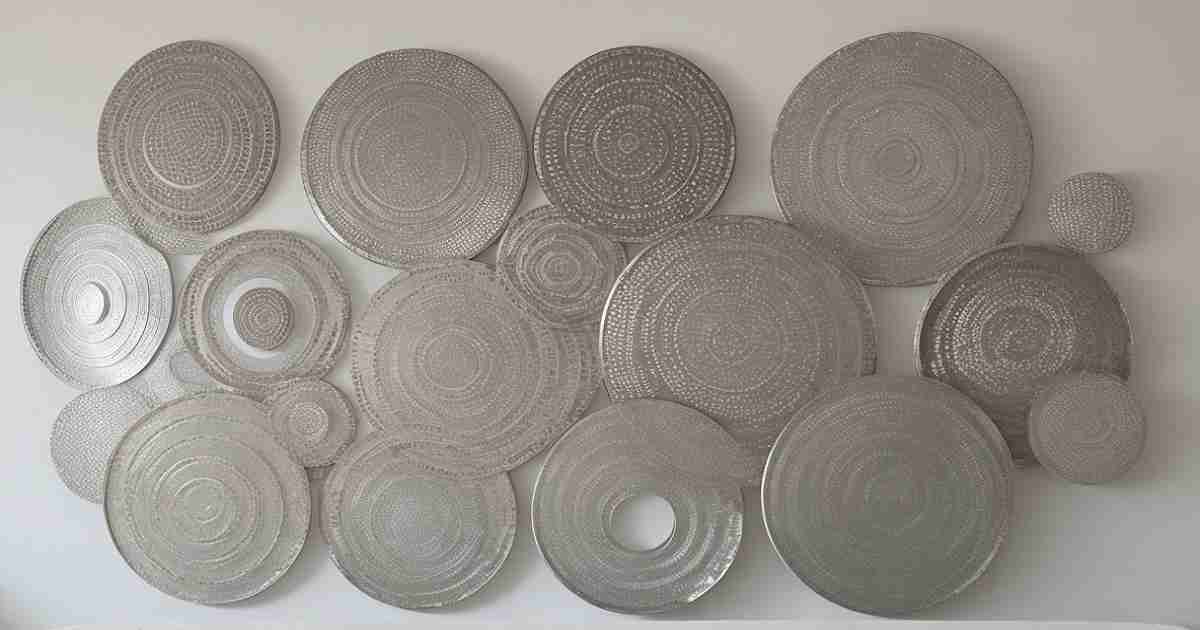 Round-Metal-Wall-Decor